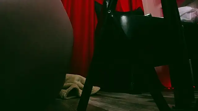 Snapshot of Frau__Lilith chatting on 02.15.25 Frau Lilith online show from 02.15.25