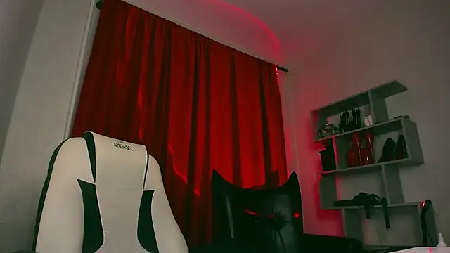 Snapshot of Frau__Lilith chatting on 03.02.25 Frau Lilith online show from 03.02.25