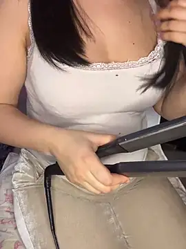 Snapshot of Maria-cuty chatting on 02.02.25 Maria-cuty online show from 02.02.25