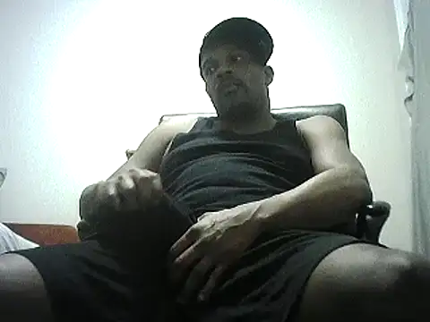 Snapshot of ThugDick79 chatting on 12.20.24 ThugDick79 online show from 12.20.24