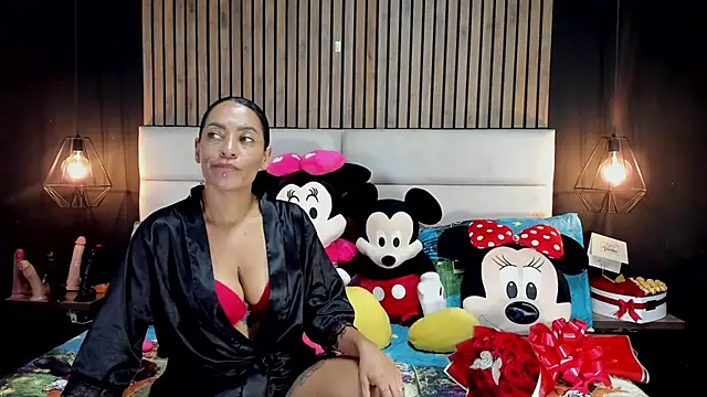 NiicolleMiller online show from 02.14.25