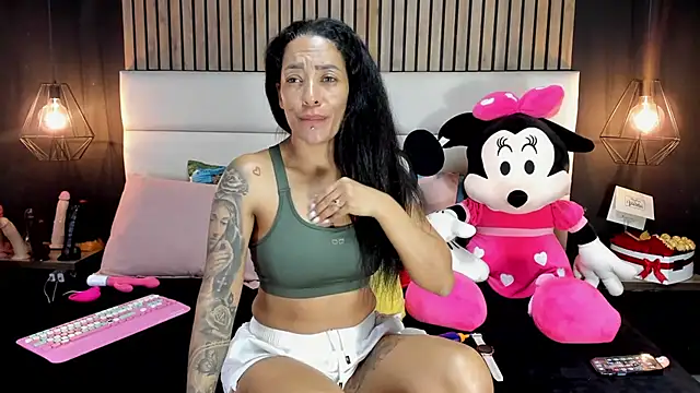 NiicolleMiller online show from 02.15.25