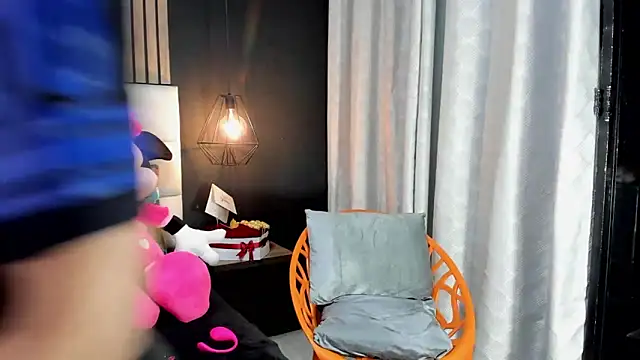 NiicolleMiller online show from 02.17.25