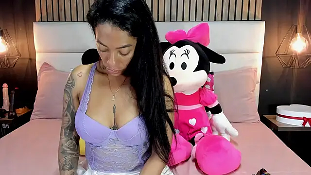 NiicolleMiller online show from 02.23.25