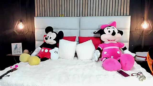 NiicolleMiller online show from 03.03.25