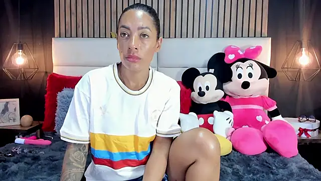 NiicolleMiller online show from 03.20.25