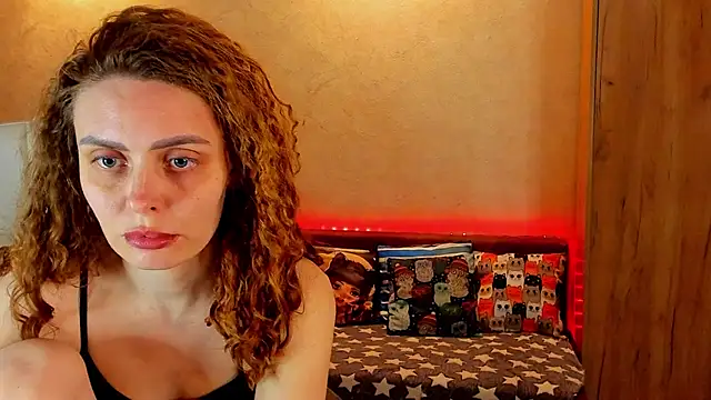 Snapshot of mia_grantes chatting on 12.11.24 mia grantes online show from 12.11.24