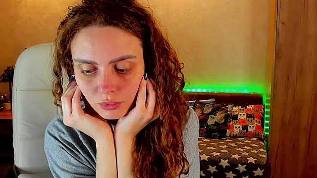 Snapshot of mia_grantes chatting on 12.13.24 mia grantes online show from 12.13.24