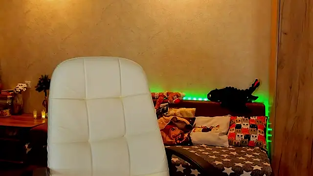Snapshot of mia_grantes chatting on 12.19.24 mia grantes online show from 12.19.24