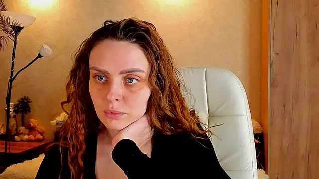 Snapshot of mia_grantes chatting on 02.28.25 mia grantes online show from 02.28.25