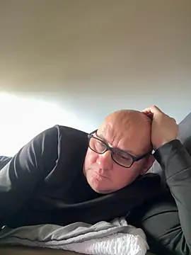 Snapshot of vanjbi45 chatting on 10.27.25 vanjbi45 online show from 10.27.25