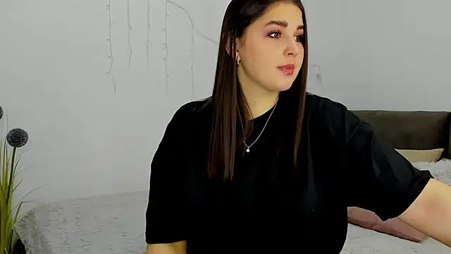 Snapshot of Talla_a chatting on 03.18.25 Talla a online show from 03.18.25