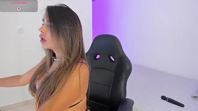 Snapshot of AnitaHaywood_ chatting on 10.24.25 AnitaHaywood online show from 10.24.25