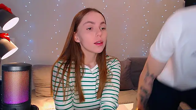 Snapshot of juliaanddima chatting on 02.20.25 juliaanddima online show from 02.20.25