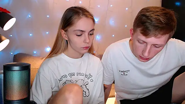 juliaanddima online show from 10.18.25