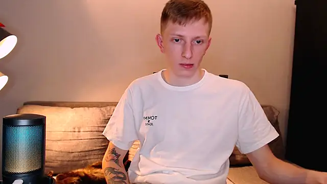 juliaanddima online show from 10.28.25