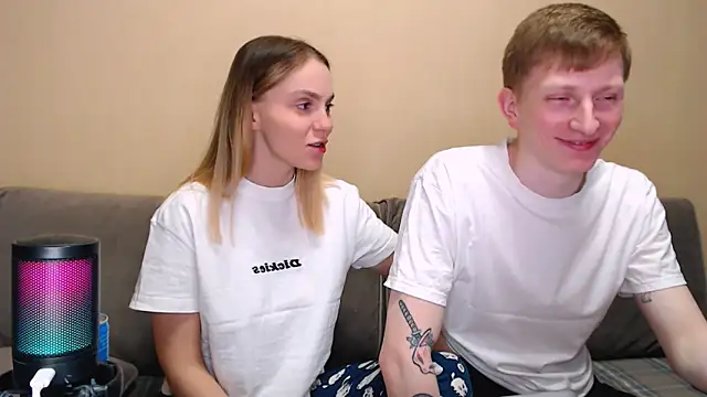 juliaanddima online show from 04.14.26