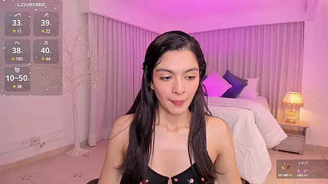 Snapshot of miiaa_evans chatting on 01.28.25 miiaa evans online show from 01.28.25