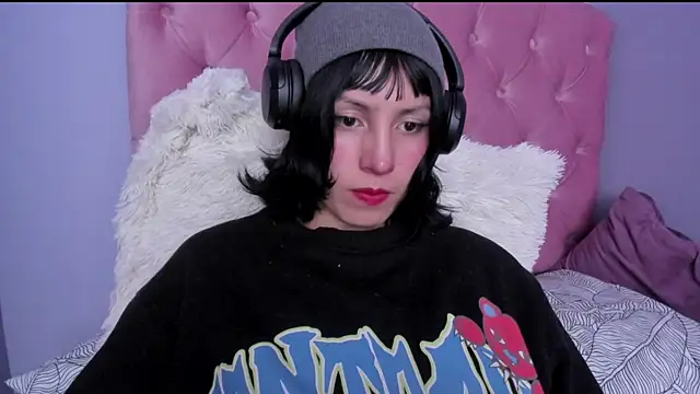 Snapshot of Room312_ chatting on 12.24.24 Room312  online show from 12.24.24