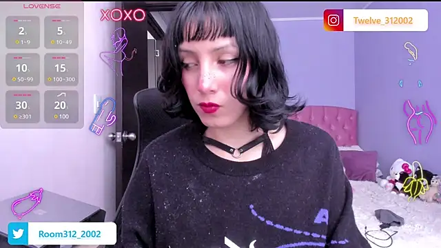 Snapshot of Room312_ chatting on 12.31.24 Room312  online show from 12.31.24