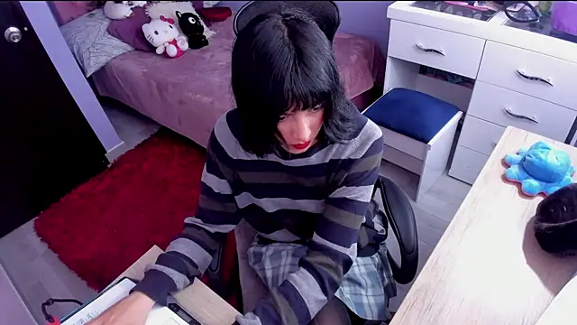Snapshot of Room312_ chatting on 01.21.25 Room312  online show from 01.21.25