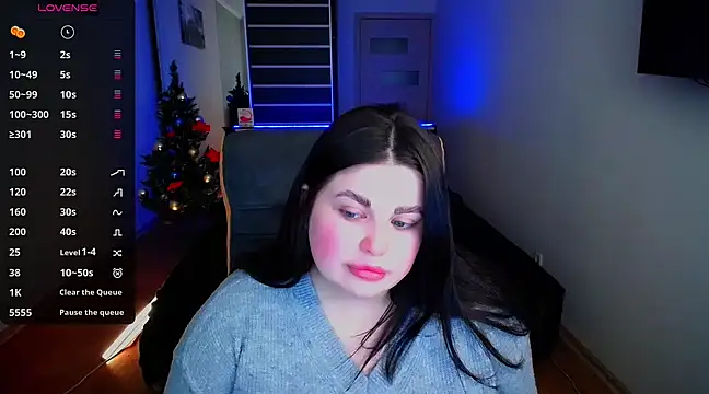Snapshot of Emily_Mo chatting on 12.15.24 Emily Mo online show from 12.15.24
