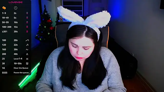 Snapshot of Emily_Mo chatting on 12.18.24 Emily Mo online show from 12.18.24