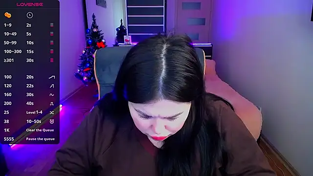 Snapshot of Emily_Mo chatting on 12.20.24 Emily Mo online show from 12.20.24