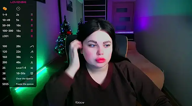 Snapshot of Emily_Mo chatting on 12.21.24 Emily Mo online show from 12.21.24