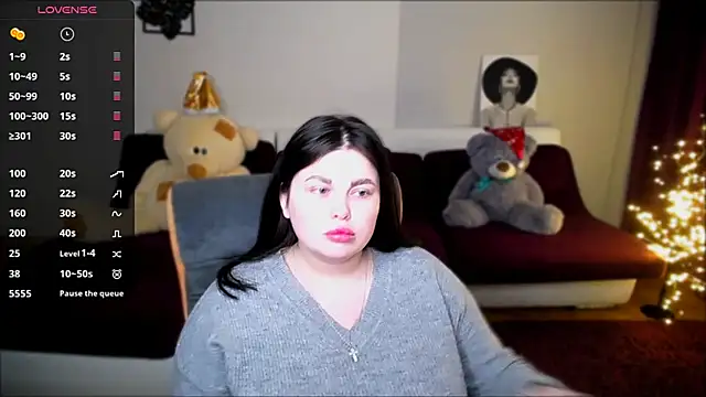 Snapshot of Emily_Mo chatting on 12.26.24 Emily Mo online show from 12.26.24