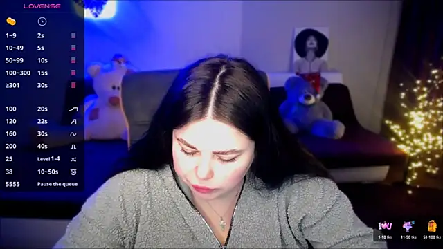 Snapshot of Emily_Mo chatting on 01.13.25 Emily Mo online show from 01.13.25