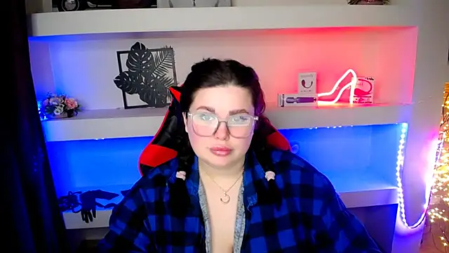 Snapshot of Emily_Mo chatting on 01.17.25 Emily Mo online show from 01.17.25