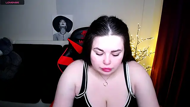 Snapshot of Emily_Mo chatting on 01.30.25 Emily Mo online show from 01.30.25