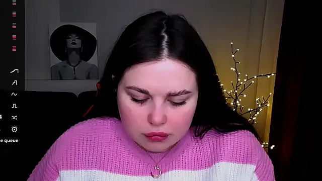 Snapshot of Emily_Mo chatting on 02.13.25 Emily Mo online show from 02.13.25