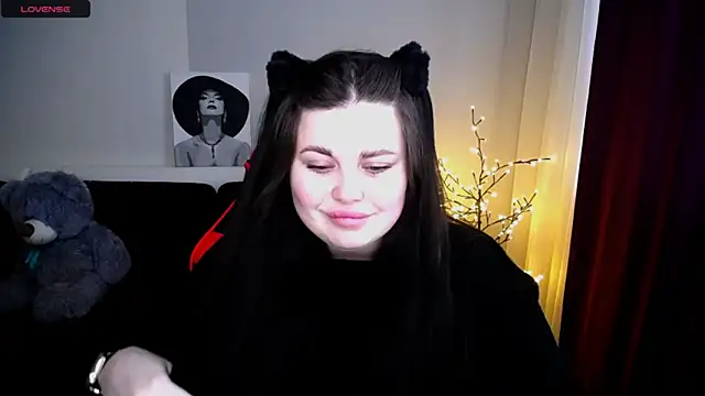 Snapshot of Emily_Mo chatting on 02.22.25 Emily Mo online show from 02.22.25