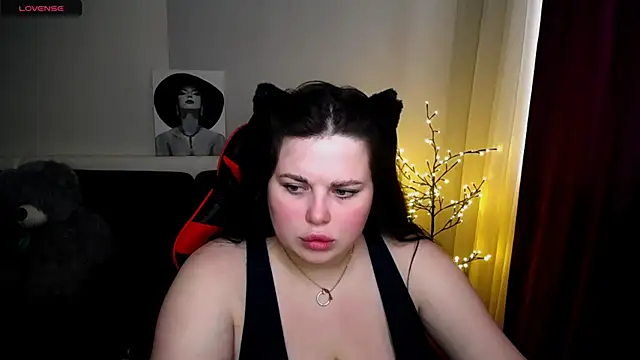 Snapshot of Emily_Mo chatting on 02.22.25 Emily Mo online show from 02.22.25