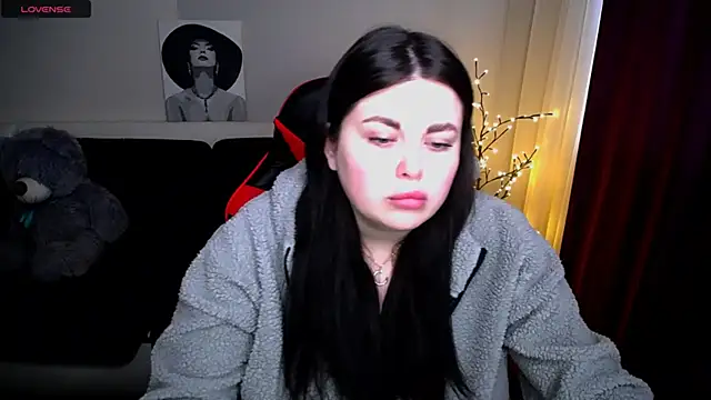 Snapshot of Emily_Mo chatting on 02.25.25 Emily Mo online show from 02.25.25