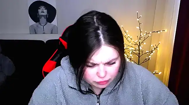Snapshot of Emily_Mo chatting on 02.27.25 Emily Mo online show from 02.27.25
