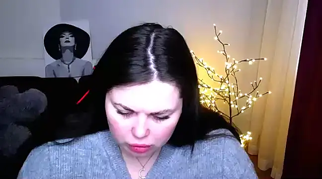 Snapshot of Emily_Mo chatting on 03.02.25 Emily Mo online show from 03.02.25