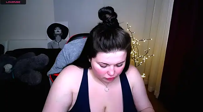 Snapshot of Emily_Mo chatting on 03.04.25 Emily Mo online show from 03.04.25