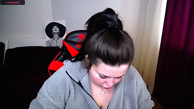 Snapshot of Emily_Mo chatting on 03.05.25 Emily Mo online show from 03.05.25