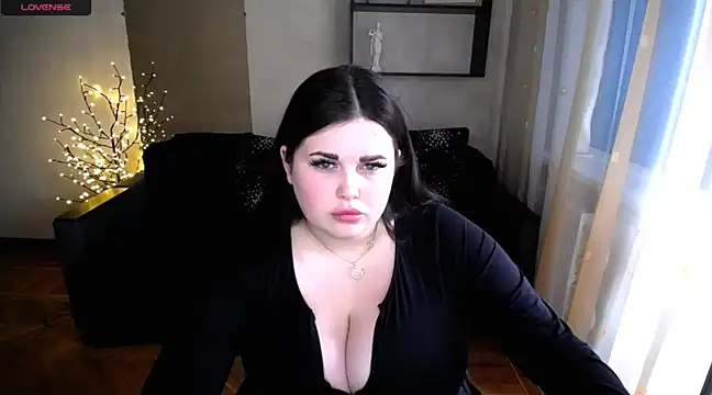 Snapshot of Emily_Mo chatting on 03.15.25 Emily Mo online show from 03.15.25