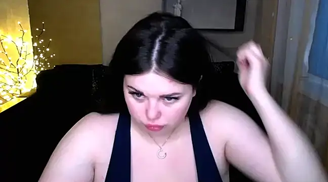 Snapshot of Emily_Mo chatting on 03.16.25 Emily Mo online show from 03.16.25