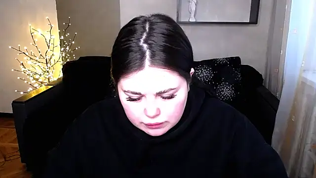 Snapshot of Emily_Mo chatting on 03.17.25 Emily Mo online show from 03.17.25