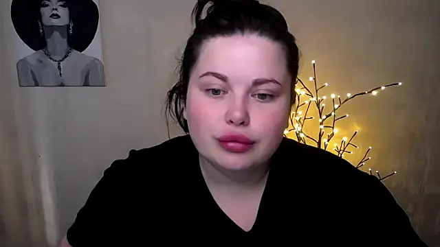 Snapshot of Emily_Mo chatting on 09.11.25 Emily Mo online show from 09.11.25