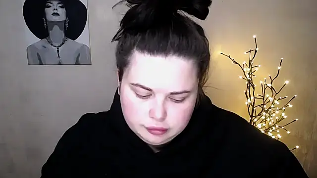 Emily Mo online show from 10.03.25