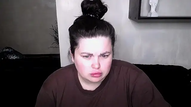 Emily Mo online show from 10.15.25