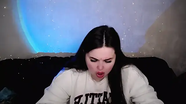 Emily Mo online show from 03.04.26