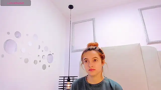 Snapshot of Anto_kira chatting on 03.19.25 Anto kira online show from 03.19.25