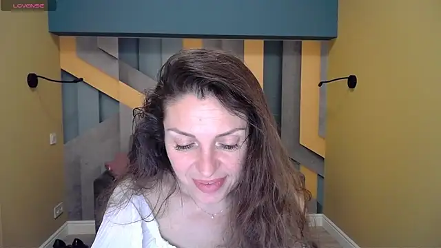 EllaLong online show from 01.11.25